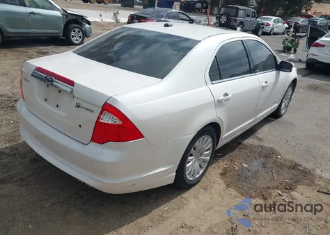 2010 Ford Fusion Hybrid z USA, uszkodzony, nr VIN 3FADP0L32AR199207